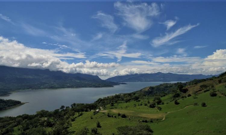 Así es el Embalse Topocoro: una joya turística en Santander