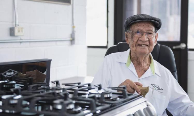 El visionario fundador de Haceb celebra 104 años de vida: esta es su historia