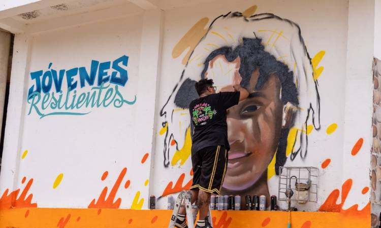 Gracias a la pintura, jóvenes cartageneros cambiarán su futuro