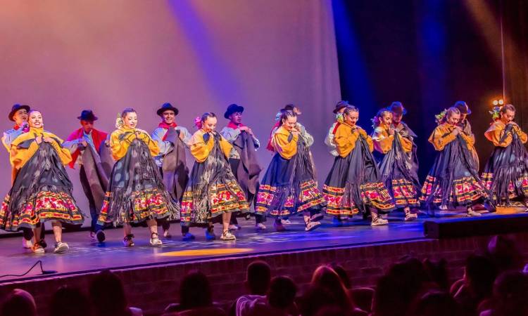 Grupo Folclórico de Soacha Cundinamarca representó al país