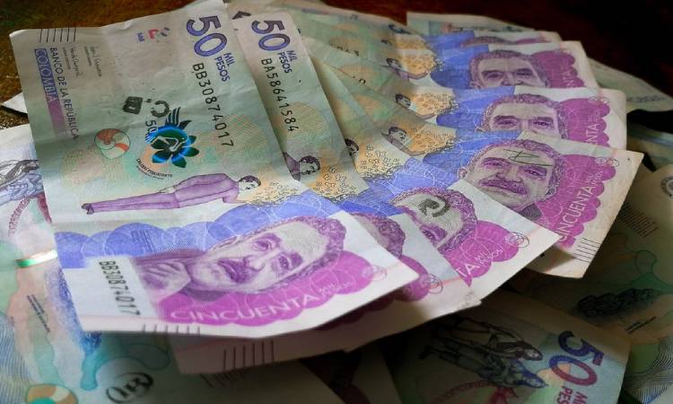 El peso colombiano es una de las mejores monedas del mundo, según Bloomberg