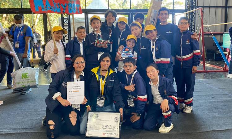 Estudiantes de colegio representarán a Colombia en Olimpiada Mundial de Robótica