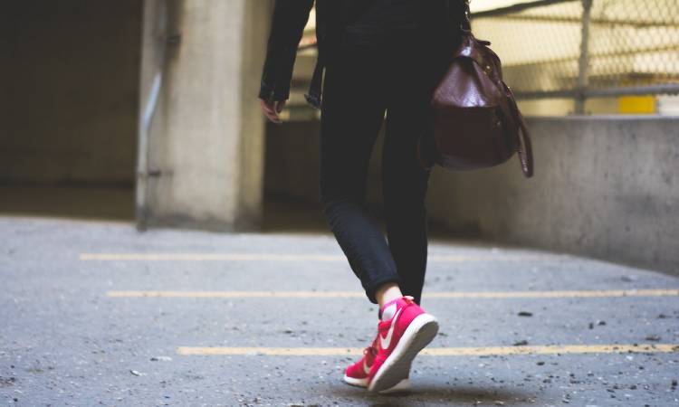 Descubre los asombrosos beneficios de caminar diariamente