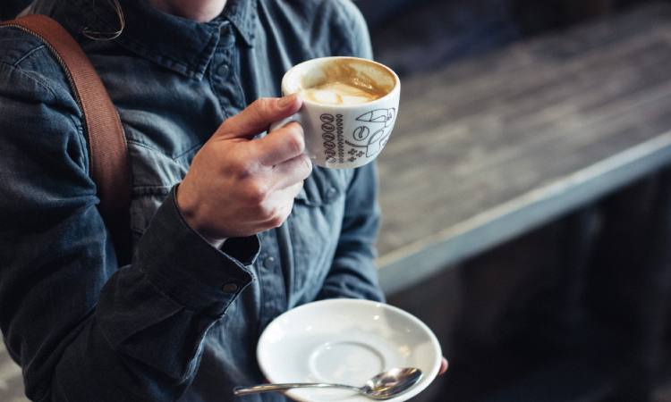 Beneficios de tomar café en ayunas: impulso matutino para tu cuerpo y mente