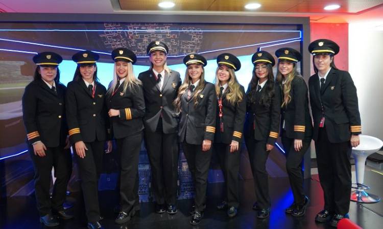 Lanzan becas para mujeres que quieran ser piloto de avión