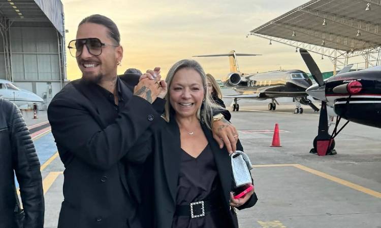 Maluma comparte una noche inolvidable al lado de su madre y le cumple un sueño