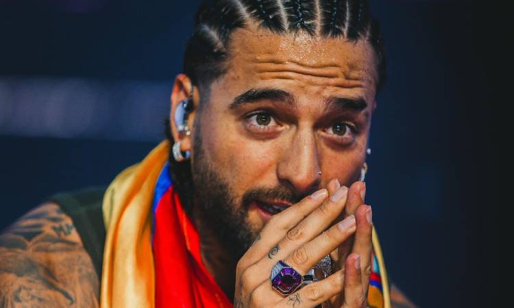 Maluma es confundido con él mismo en una reconocida tienda